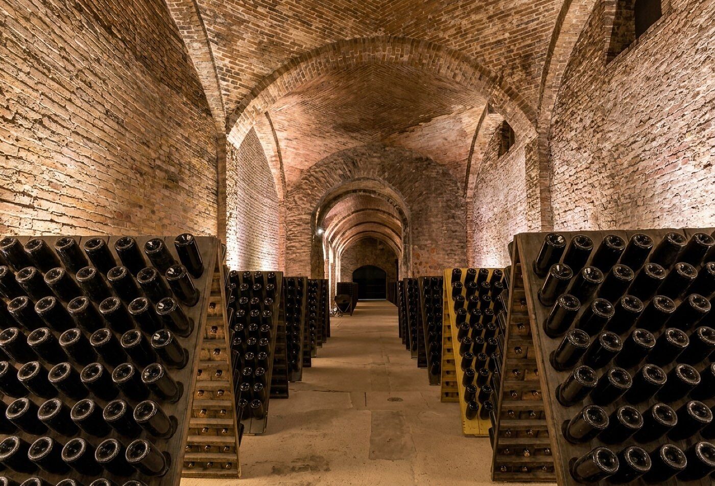 Canelli, above and below ground