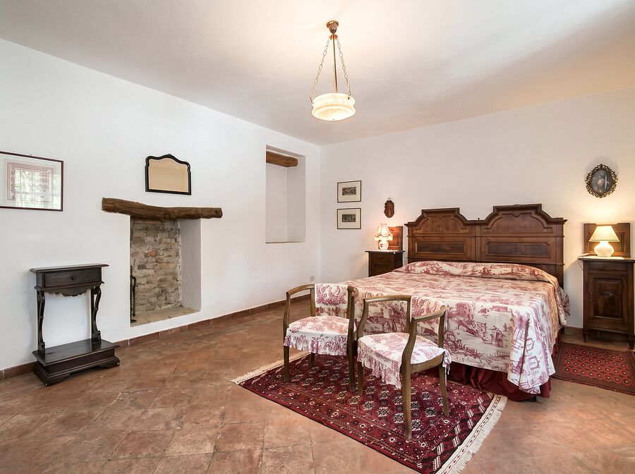 Terracotta room at Cascina Blon